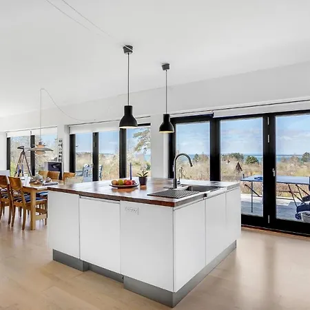 4 Bedroom Beautiful In 別荘 Knebel