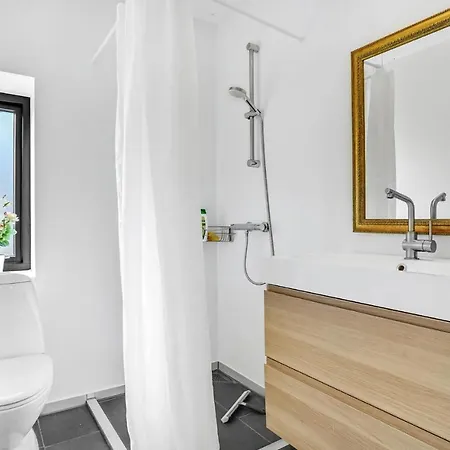 4 Bedroom Beautiful In בית נופש Knebel