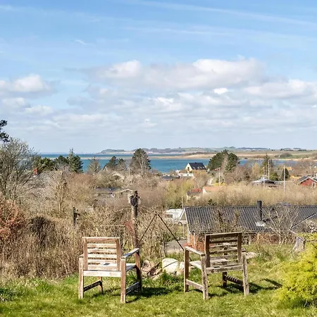 4 Bedroom Beautiful In *